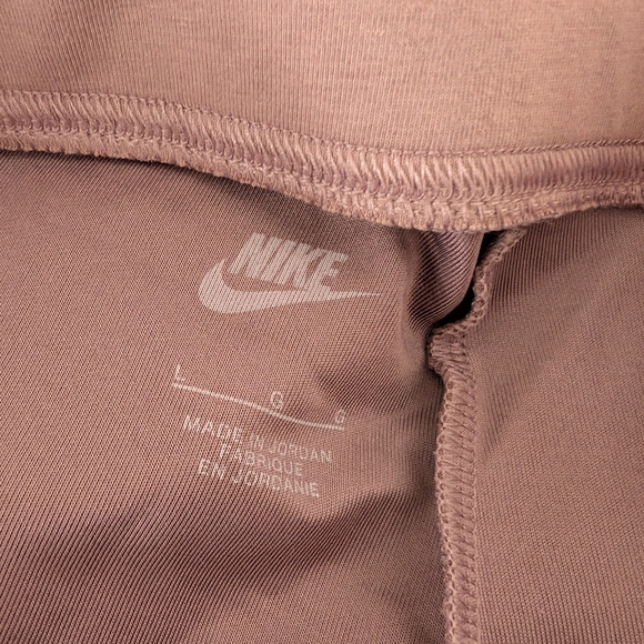 Nike Air Women’s High Waisted Flared Leggings In Smokey Mauve NWT - Picture 10 of 11